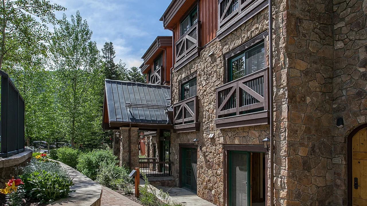 Luxurious Mountain View Condominium in Vail photo 5