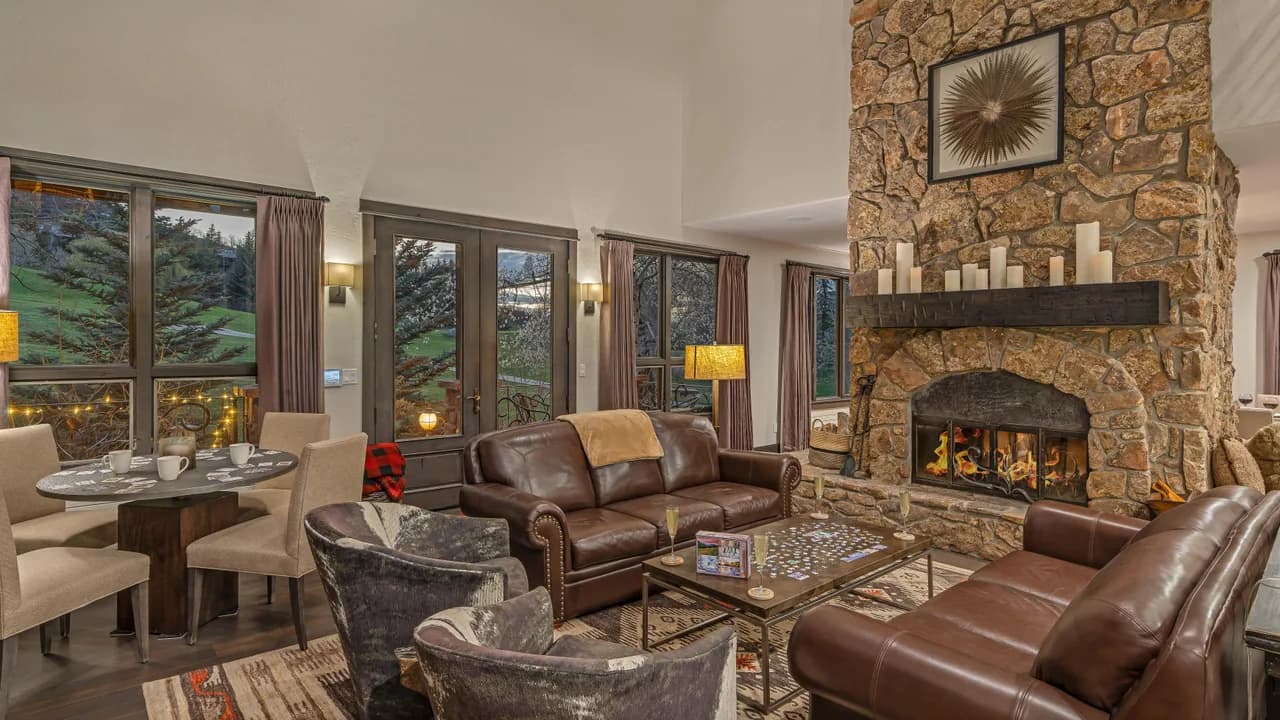 Tranquil Forest-Edge Vacation Home in Beaver Creek photo 3