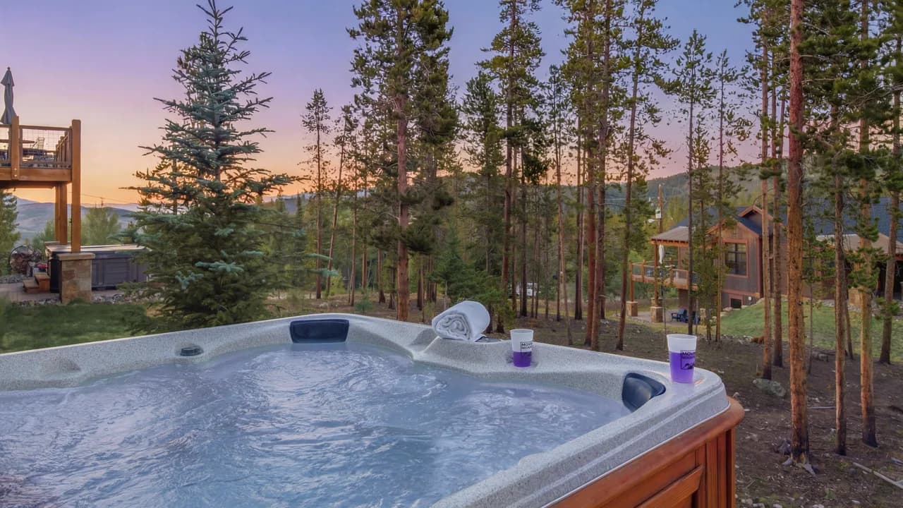 Ski-In Luxury Chalet in Breckenridge Colorado photo 3