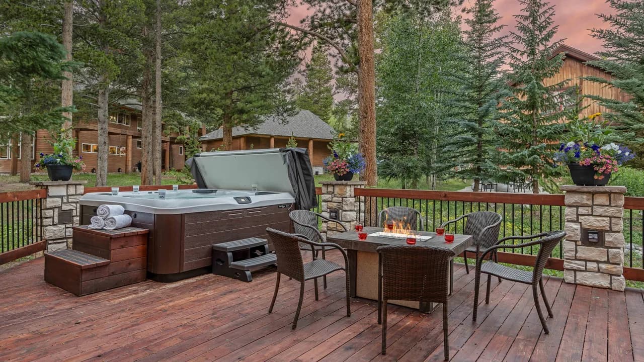 Spacious Retreat with Hot Tub in Breckenridge photo 4