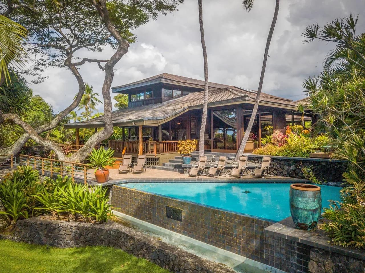 Spacious Family Vacation Home in Kailua Kona photo 5