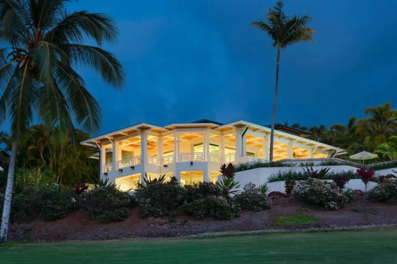 Oceanfront Vacation Home in Kailua Kona