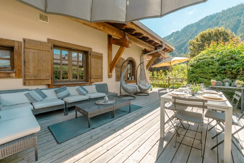 Chalets d'Henri 63 Mont Blanc Views 300m to Ski Lift