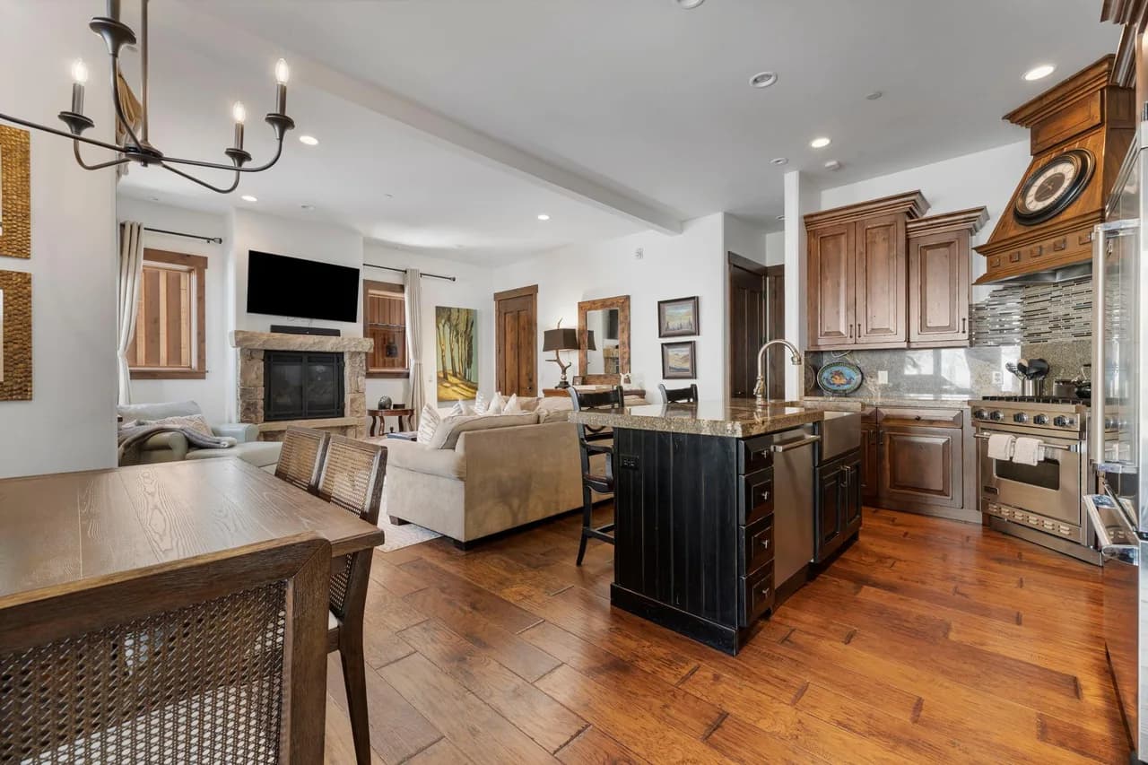 Mountain View Condominium in Salt Lake City photo 4