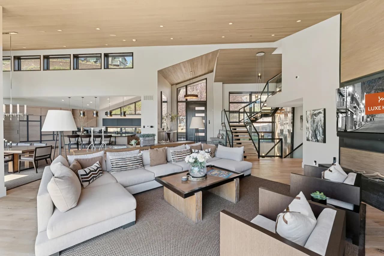 Luxurious Retreat with Game Room in Park City photo 2