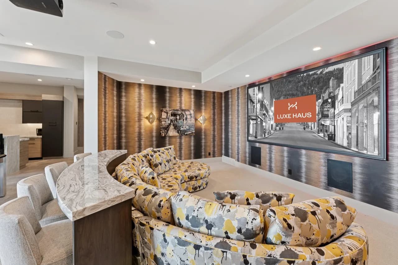Luxurious Retreat with Game Room in Park City photo 4