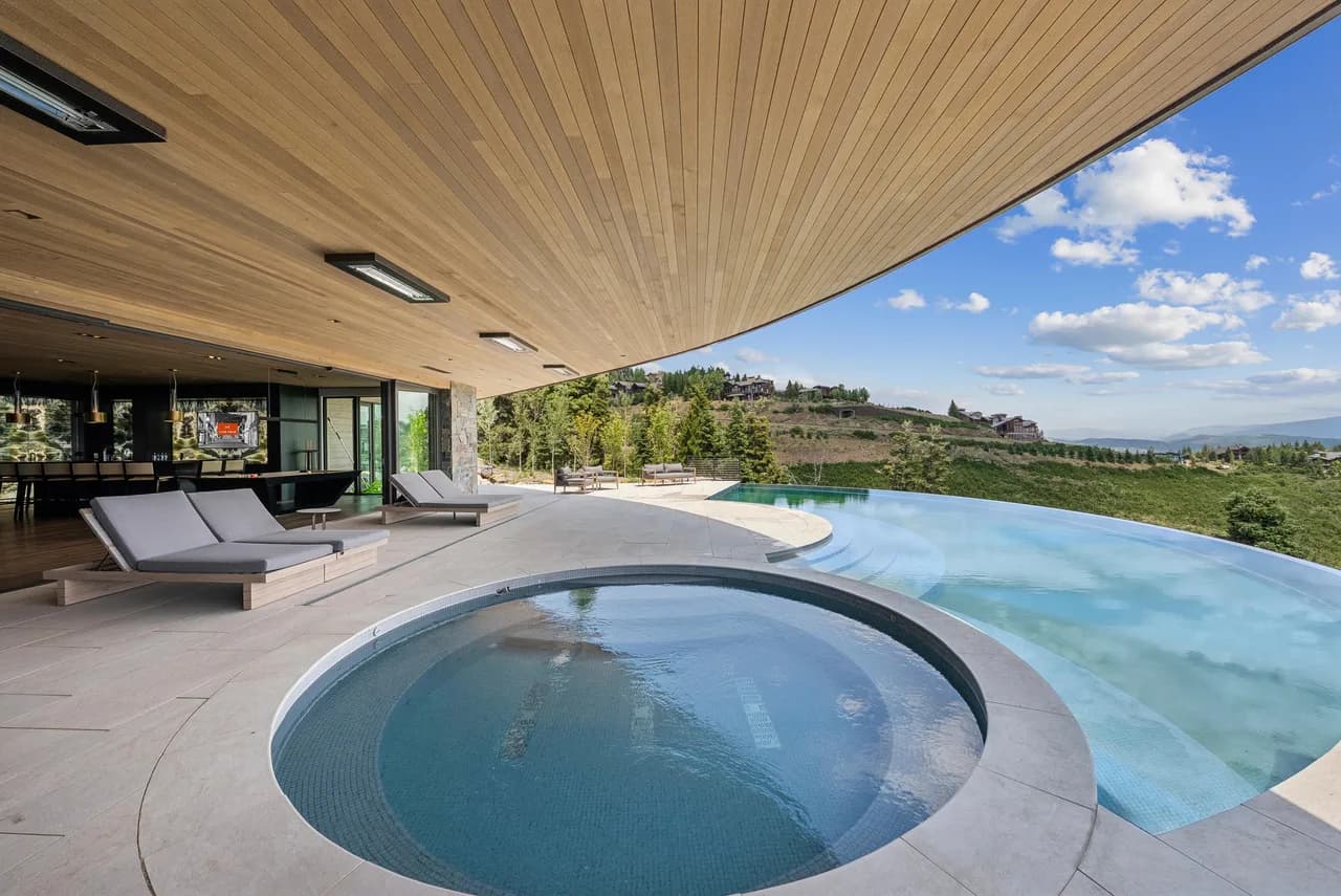 Ski-In Luxury Vacation Home in Park City photo 3