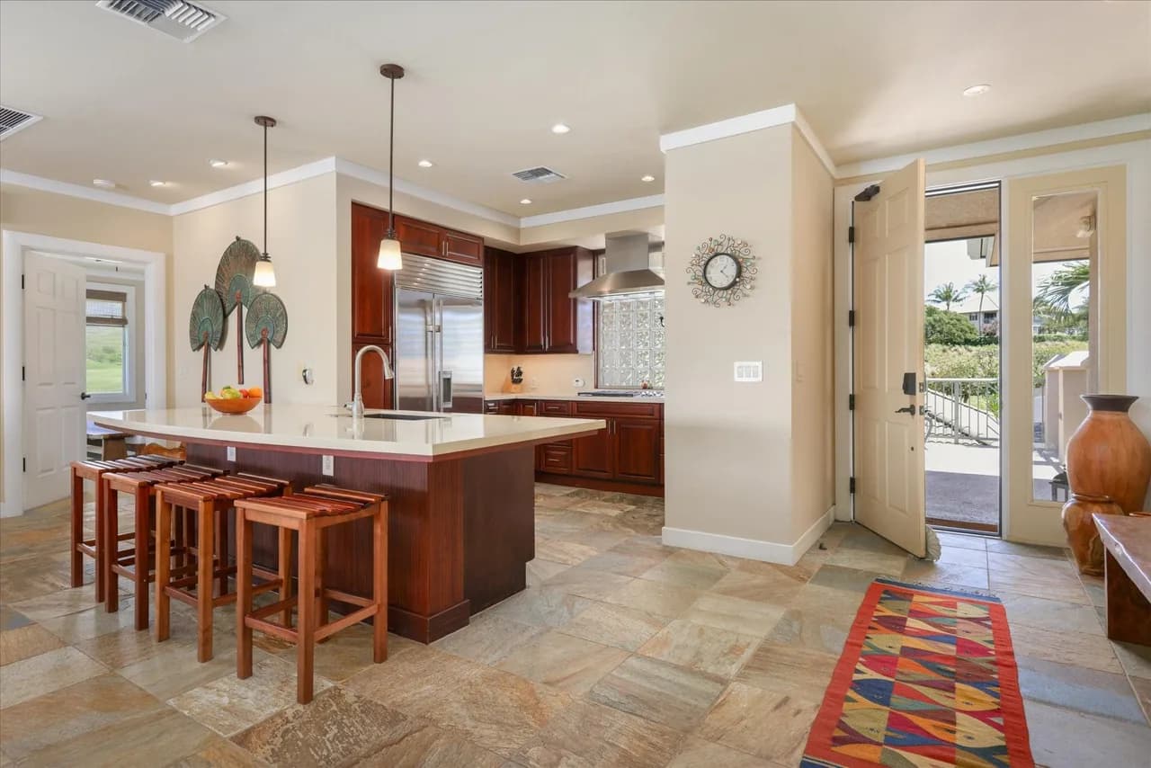 Oceanfront Condominium in Kamuela Hawaii photo 3