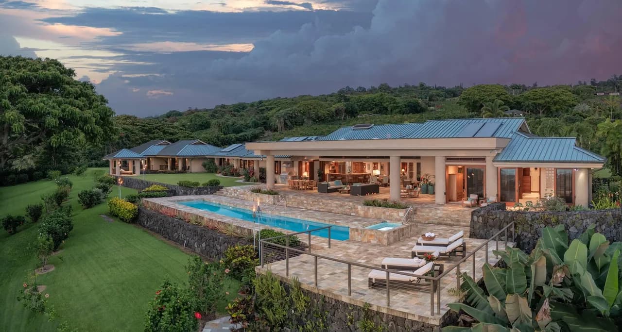 Sprawling Estate Manor in Holualoa Hawaii
