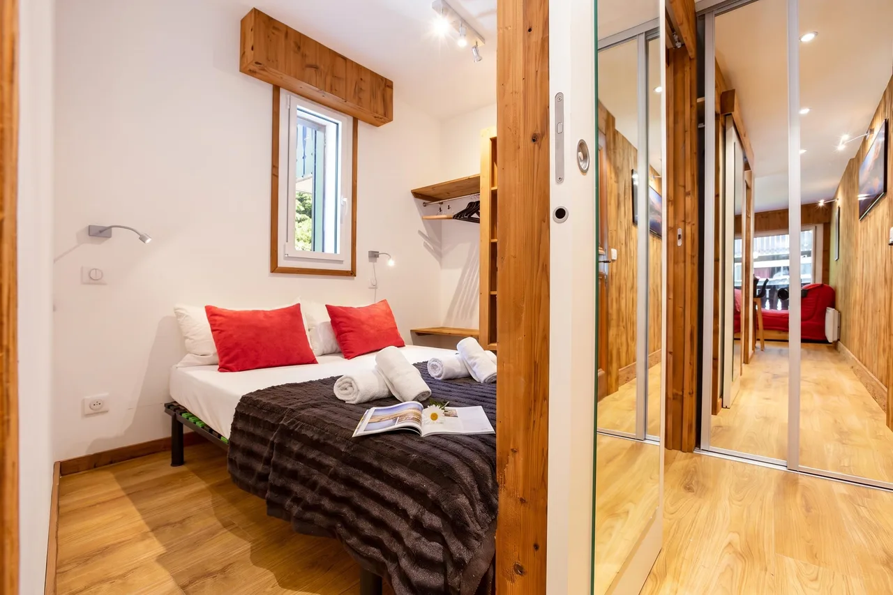 Apt Clos du SavoyE1 parking, WIFI, ski in/out photo 5