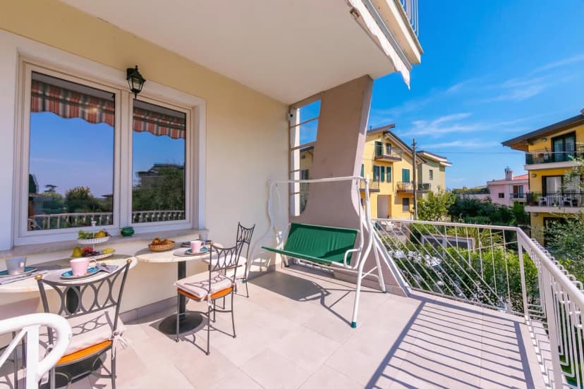 La Maison Fleurie Appt Girasole 2BR Terrace + Free Parking