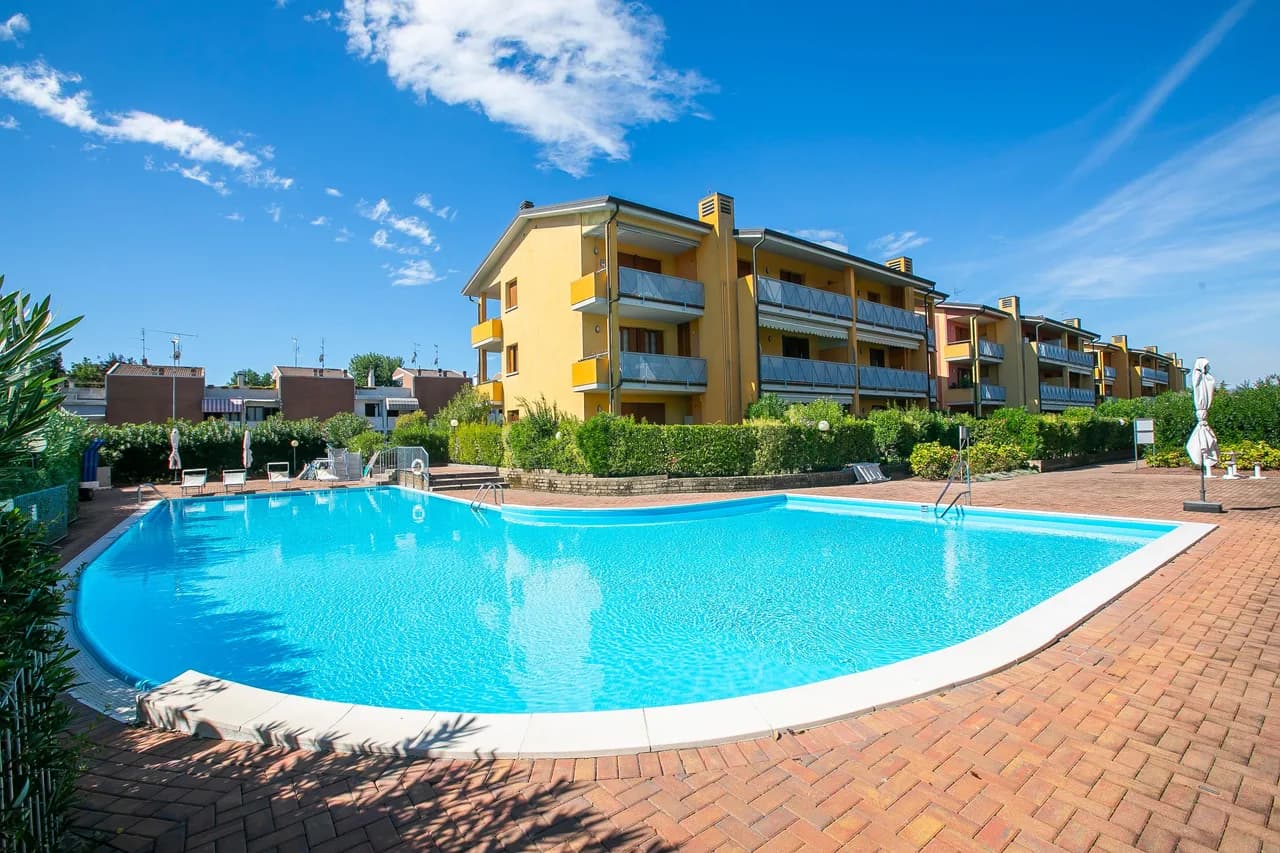 Lake View Apartment in Desenzano del Garda