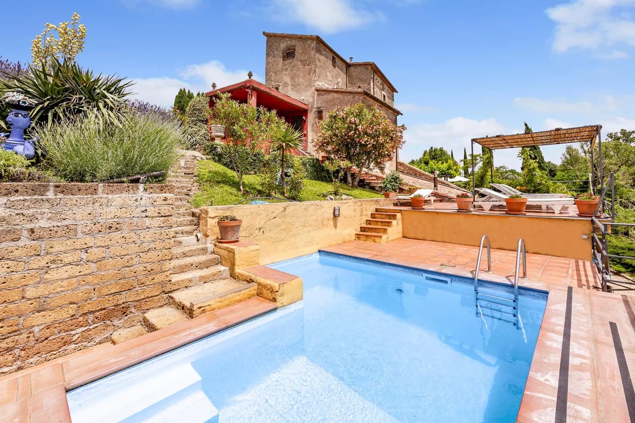 Heated Pool Villa in Castiglione in Teverina