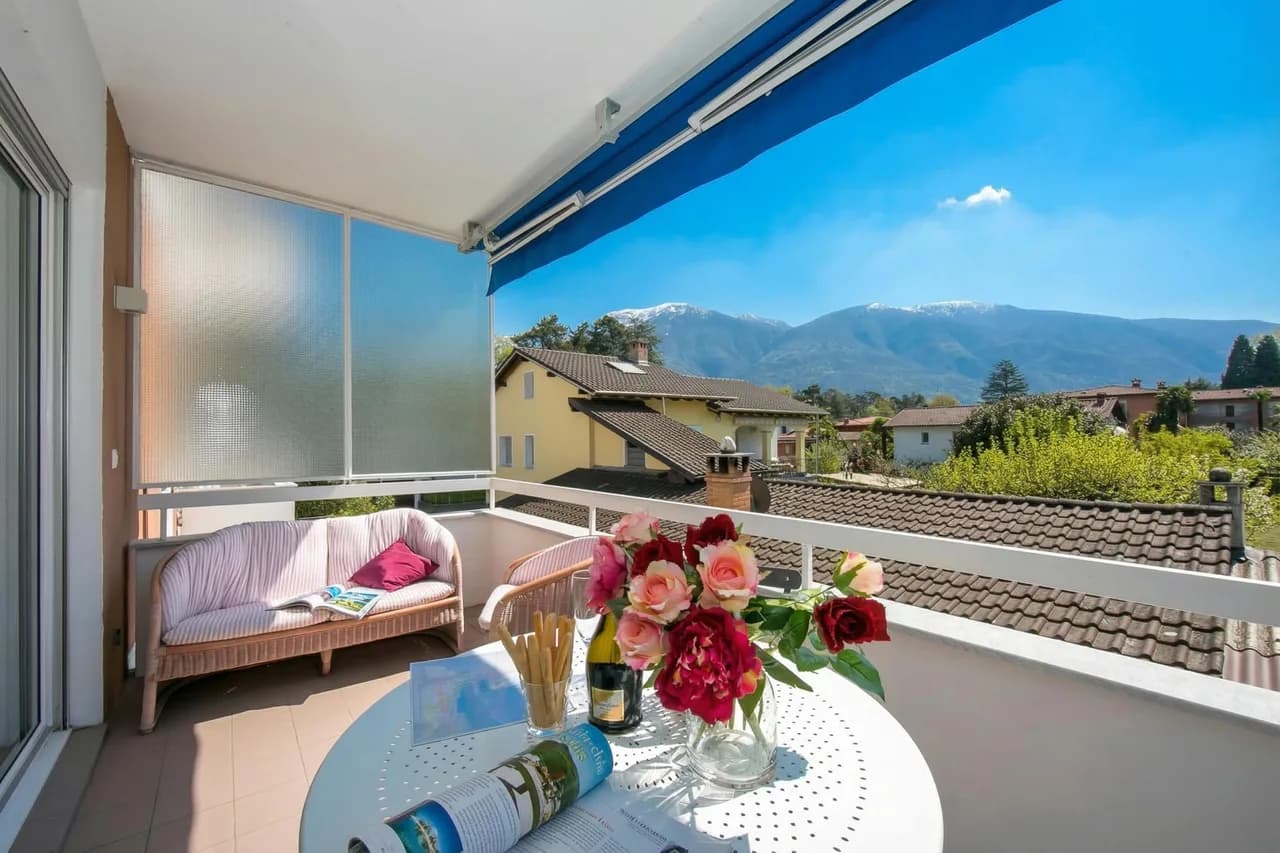 Charming Apartment with Balcony in Ticino photo 2
