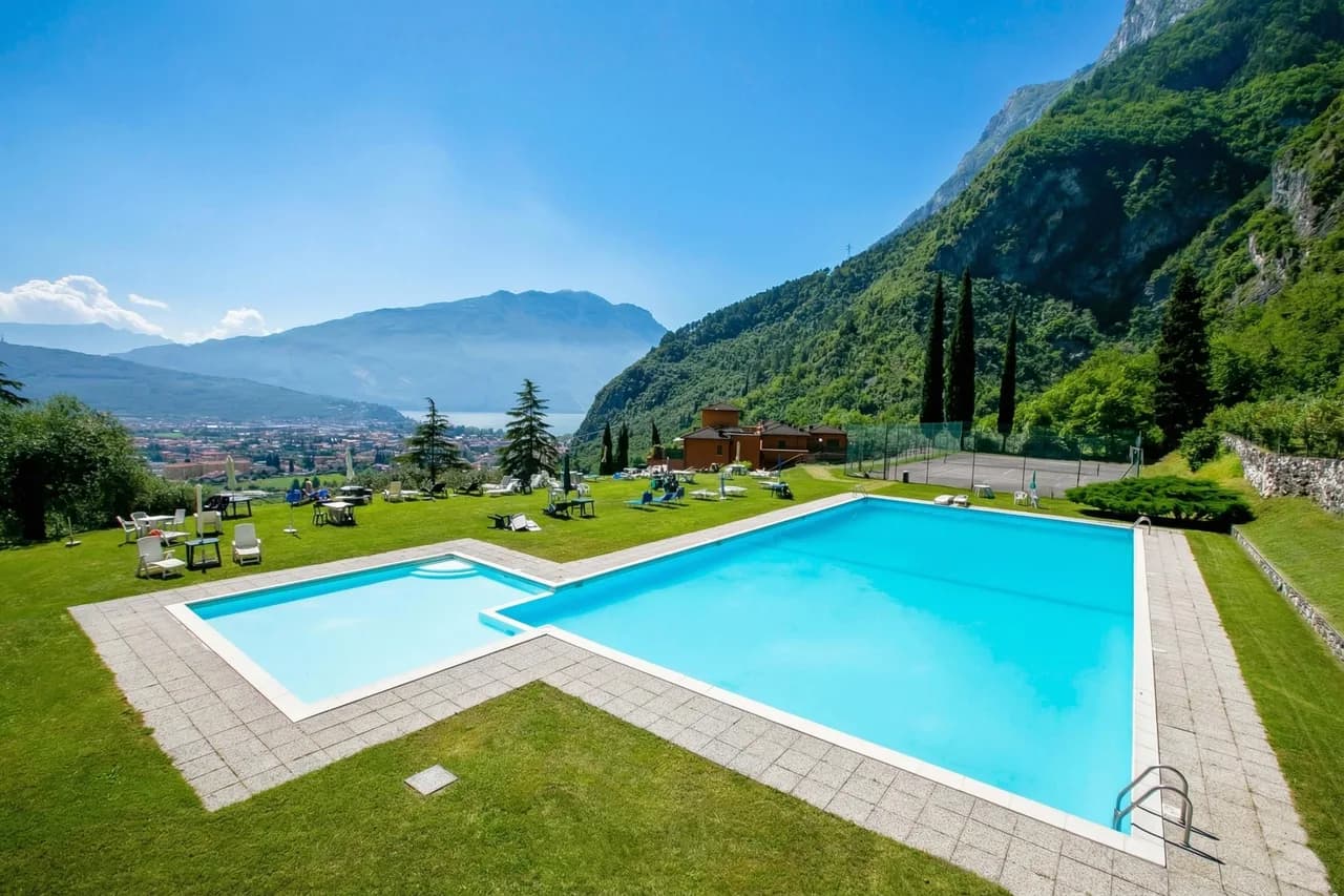 Private Garden Apartment in Riva del Garda photo 2