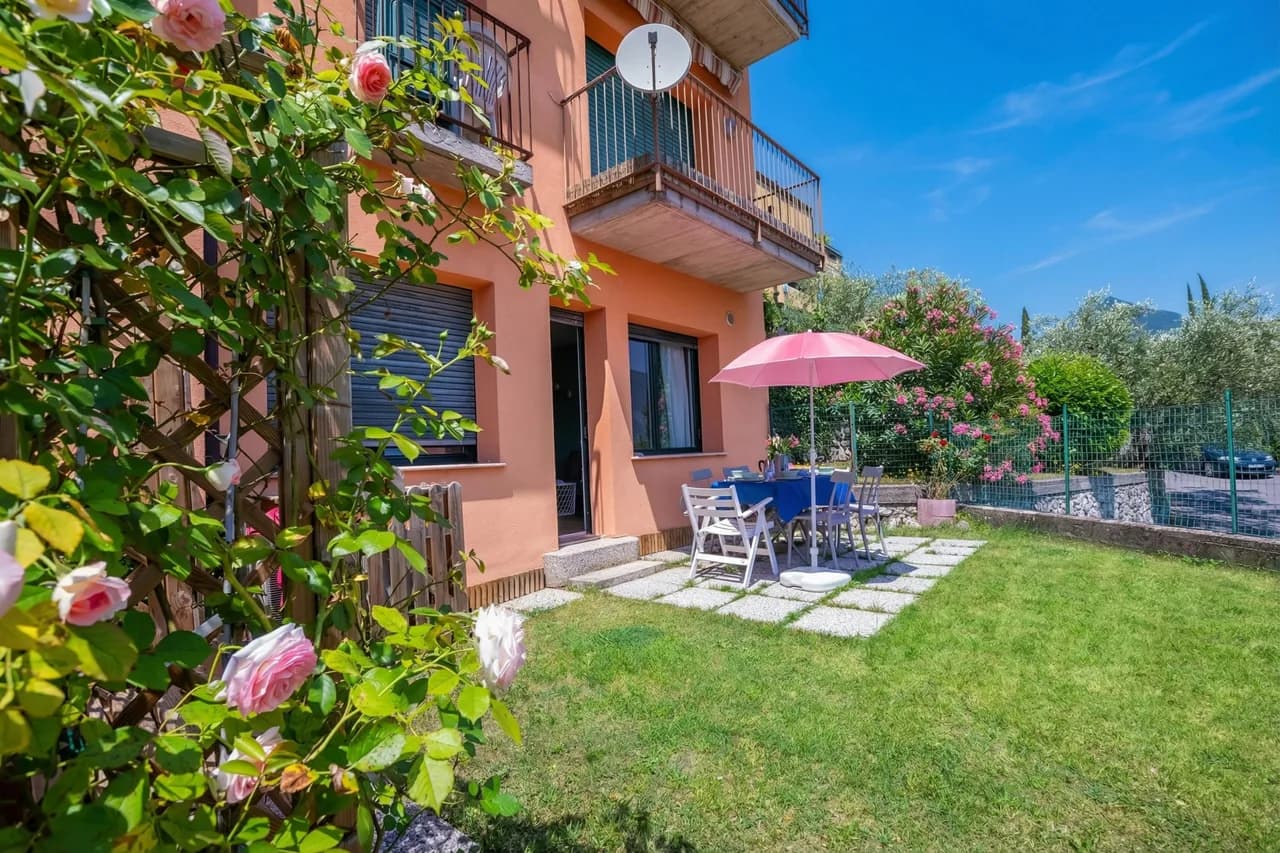 Private Garden Apartment in Riva del Garda photo 3
