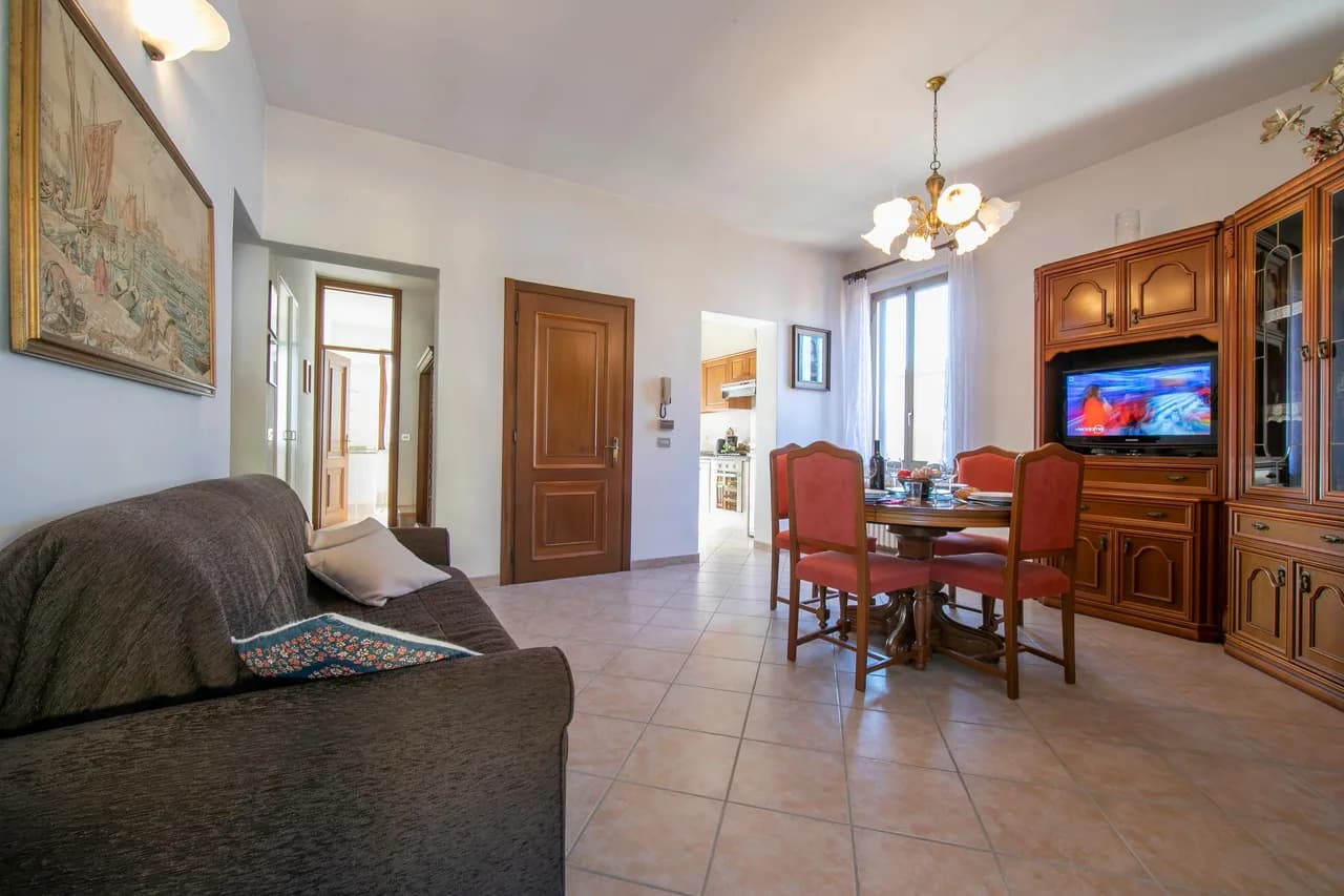 Salty-Water Pool Apartment in Leggiuno photo 3