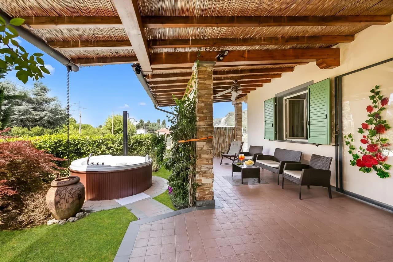 Outdoor Jacuzzi Villa in Pietrasanta Tuscany Italy photo 2