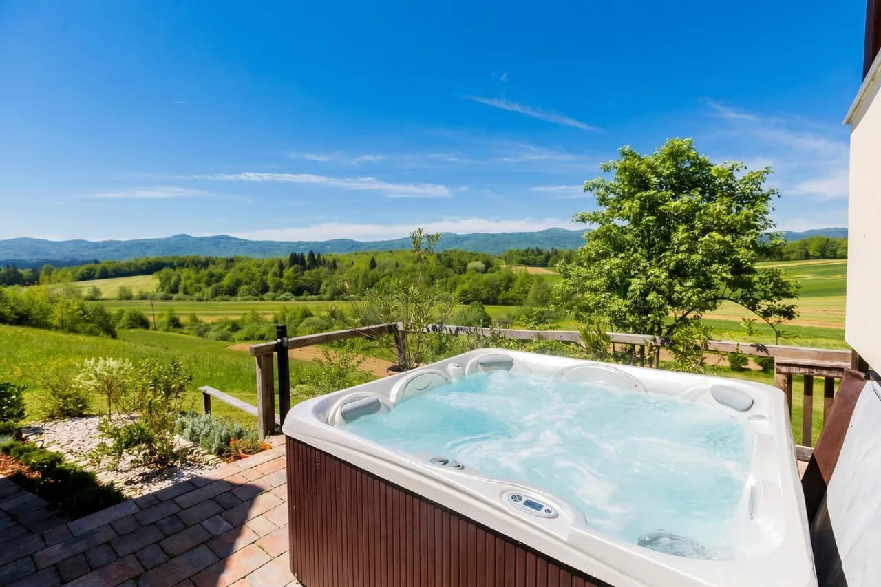 Bahor Heritage Stay & Jacuzzi