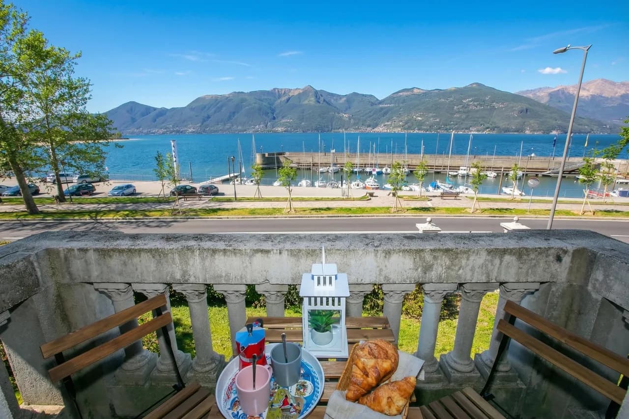 Lake View Apartment in Luino Center