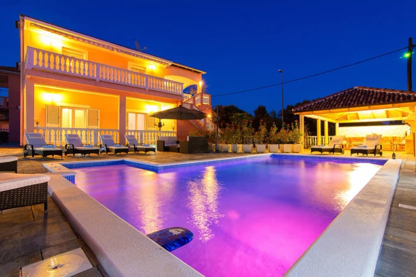 Family Friendly Pool House Ana near Zadar