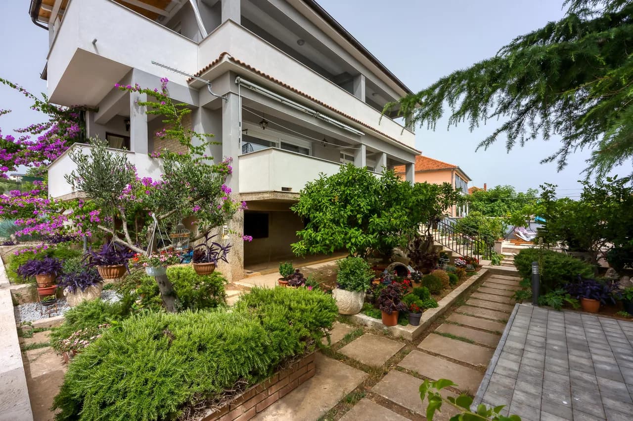 Garden View Apartment in Pakoštane photo 3