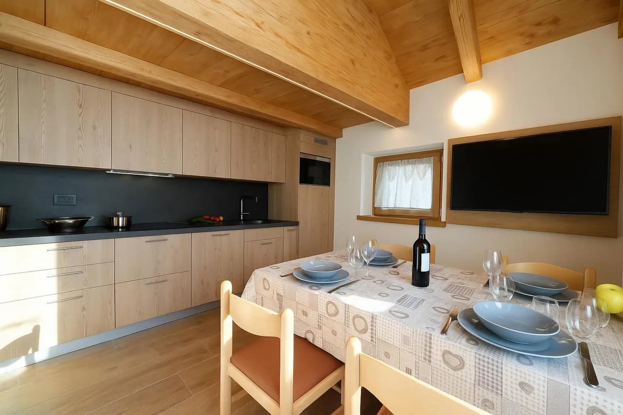 Cozy Apartment Near Ski Slopes in Livigno photo 4