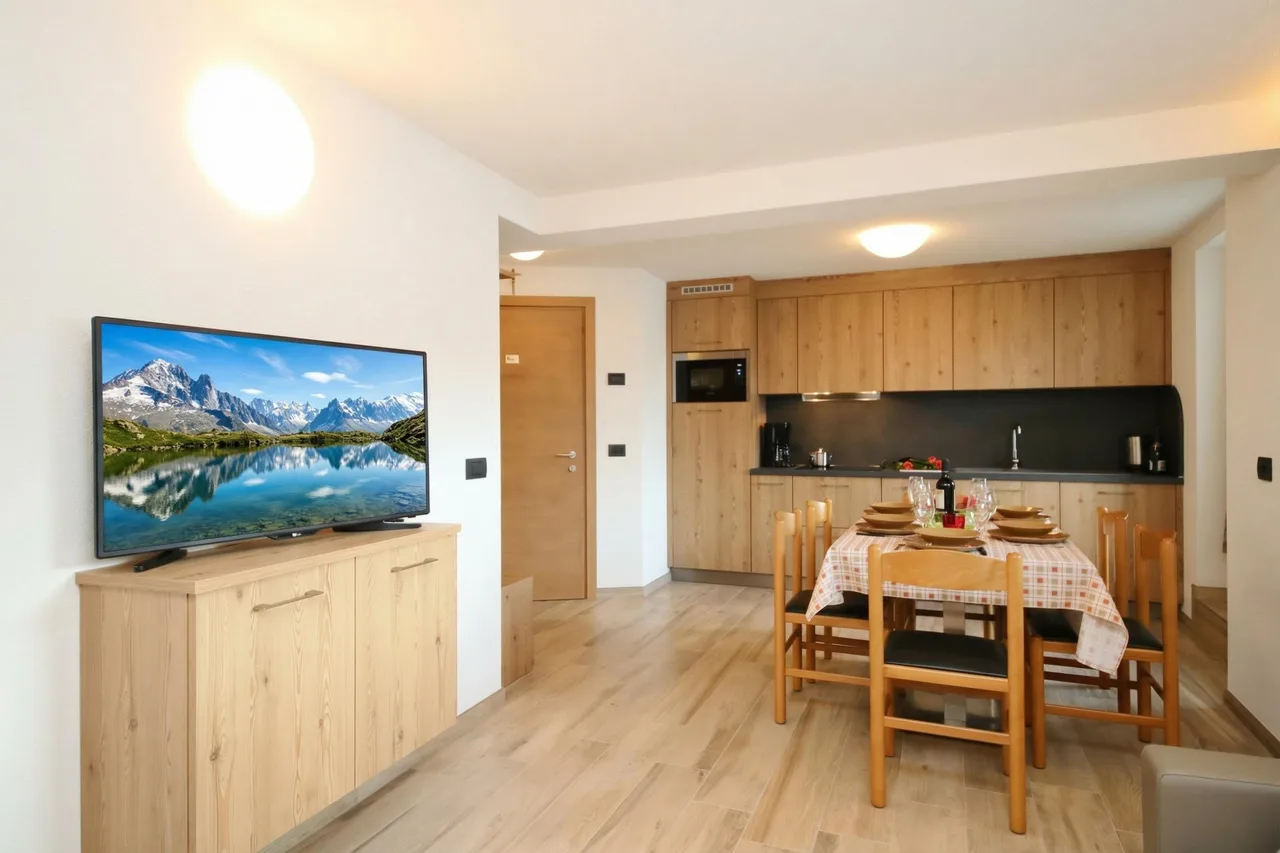 Ski-In Ski-Out Apartment in Livigno photo 3