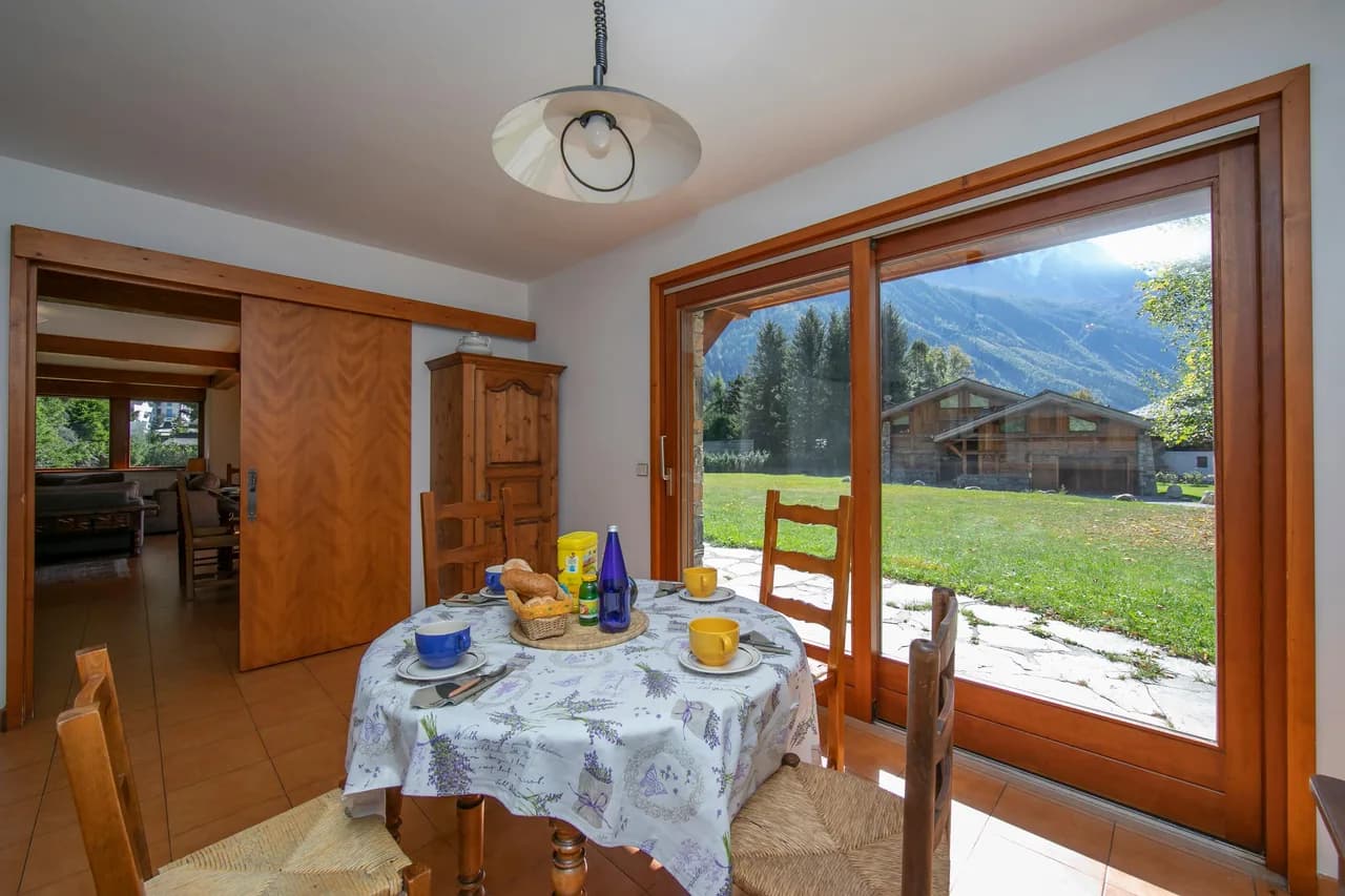 Charming Mountain-View Chalet in Chamonix photo 4