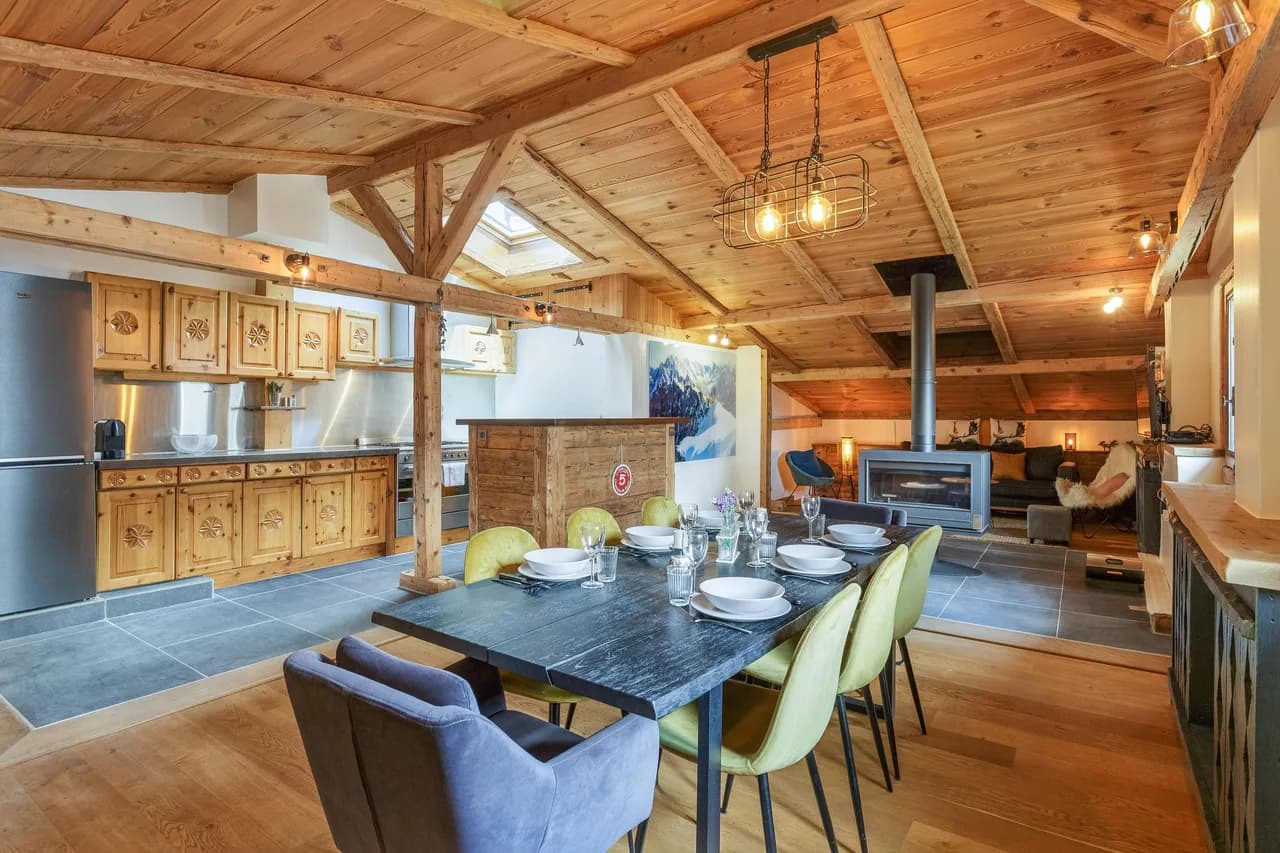 Le Beaulieu Chamonix Penthouse Loft | Fireplace & Views photo 2