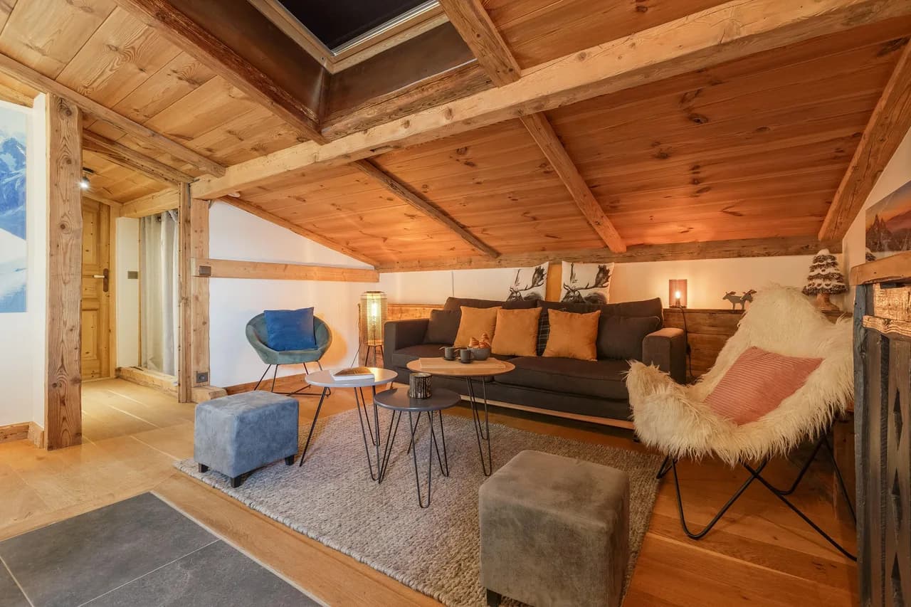 Le Beaulieu Chamonix Penthouse Loft | Fireplace & Views photo 3