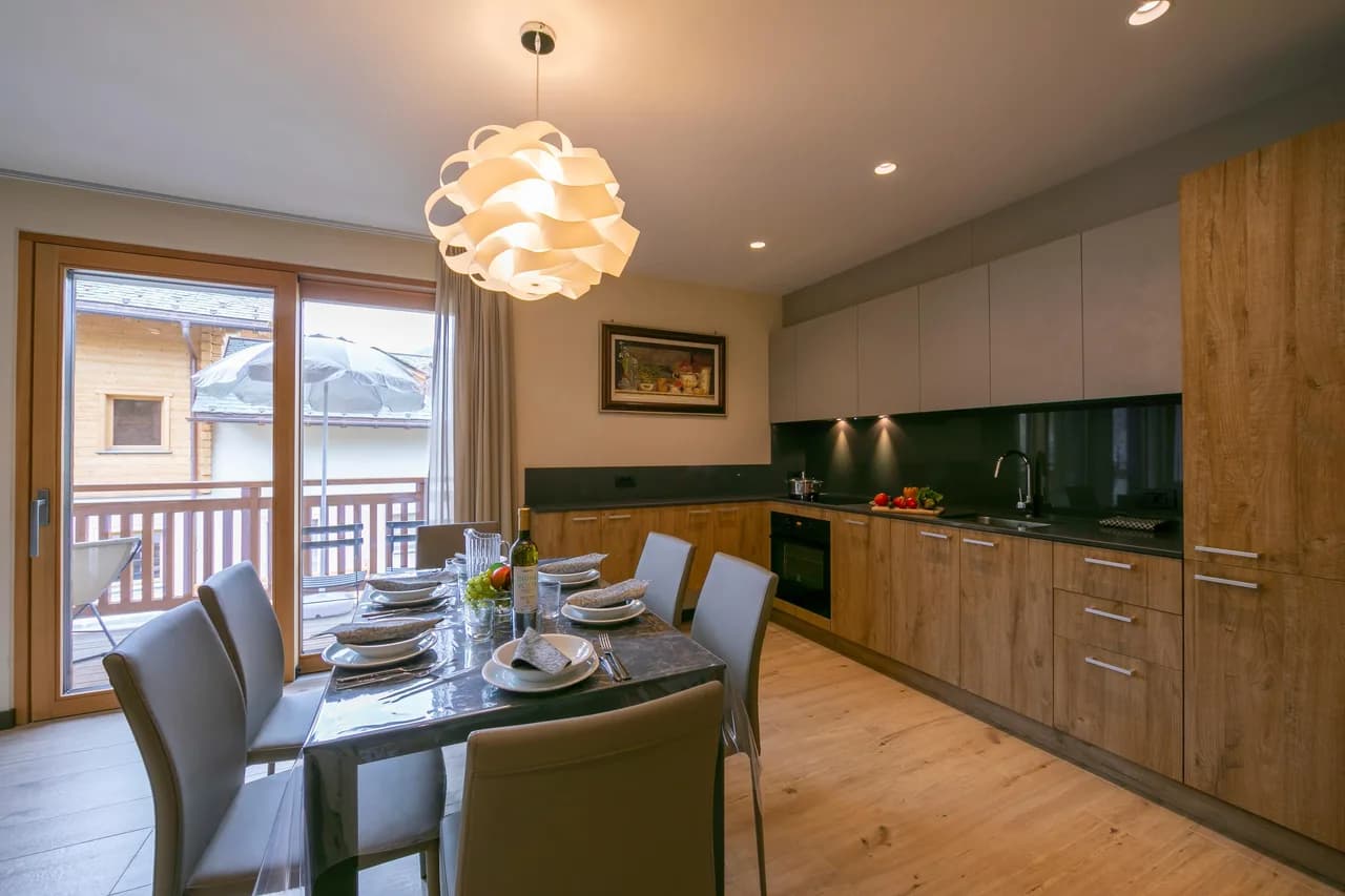 Charming Mountain-View Apartment in Livigno photo 4