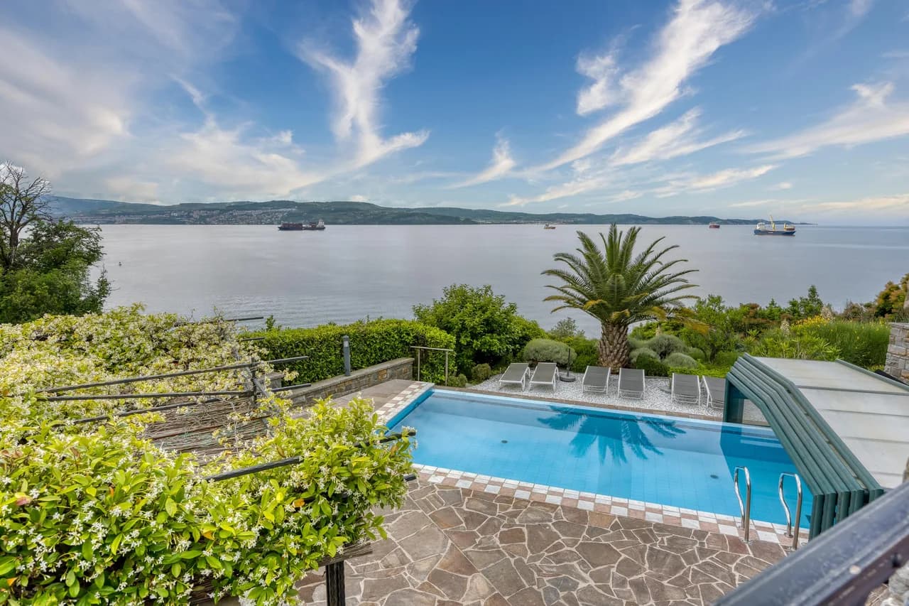 Seaside Pool Apartment in Ankaran, Slovenia