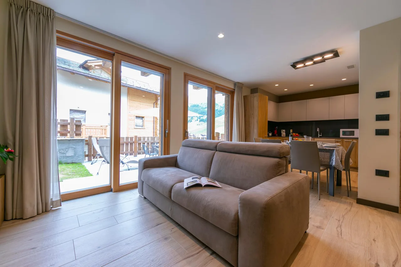 Charming Mountain View Apartment in Livigno photo 2