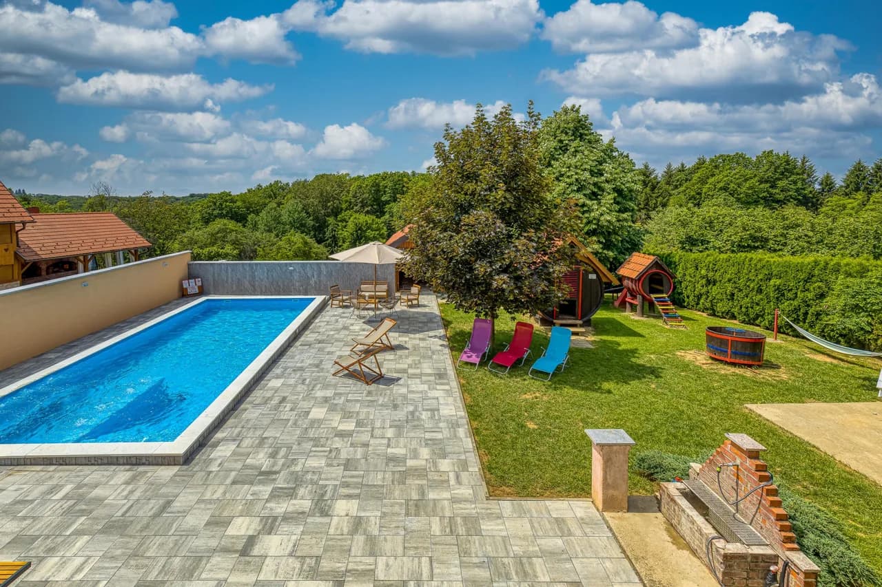 Pool and Sauna Vacation Home in Velika Buna