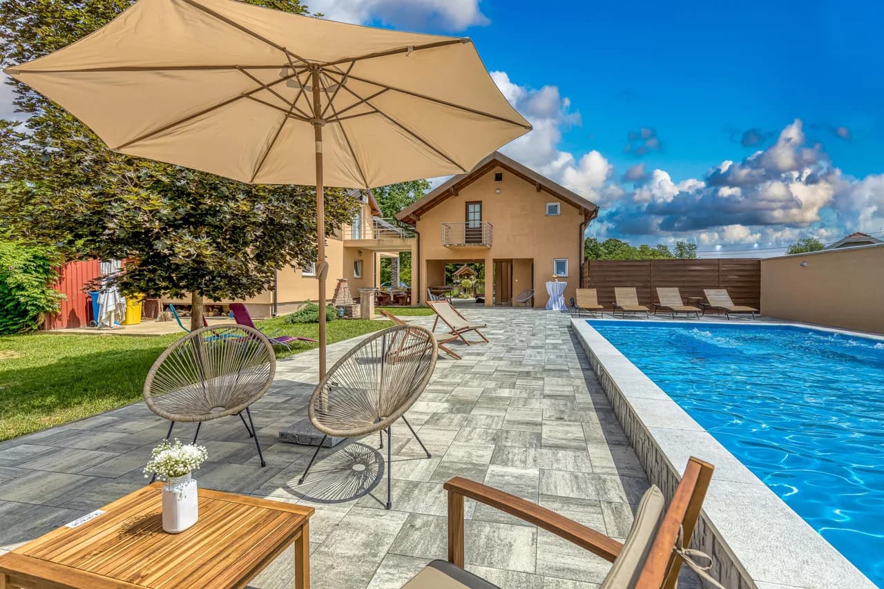 Pool and Sauna Vacation Home in Velika Buna photo 2