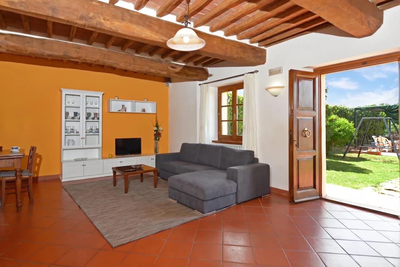 Elegant Vacation Home in Monticiano Tuscany Italy photo 3