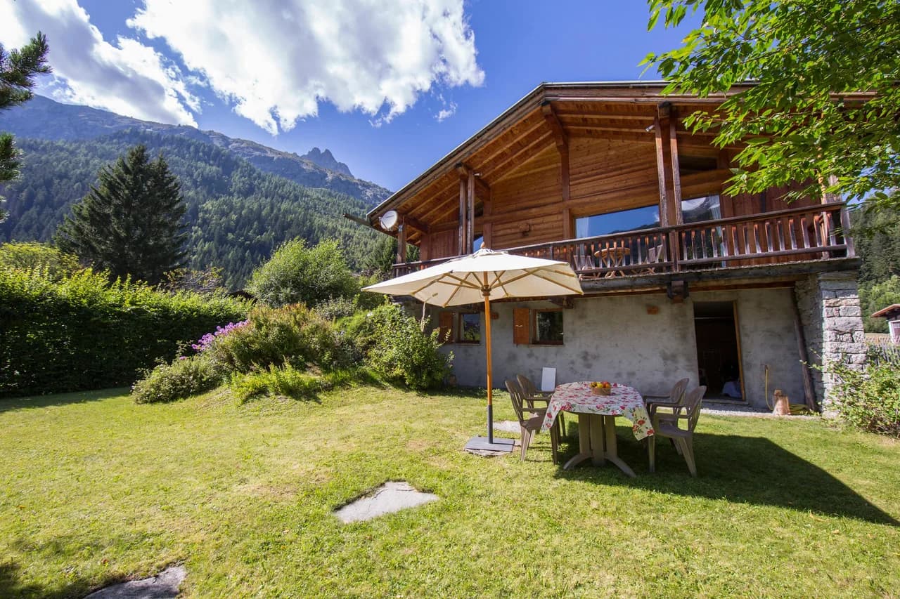 Garden Chalet with BBQ in Argentière Chamonix photo 2