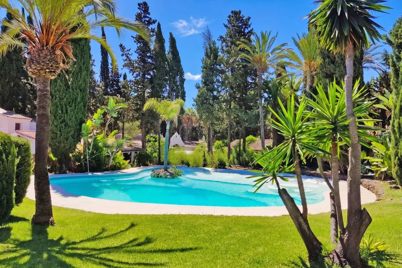Lavish Pool Villa in Marbella photo 2