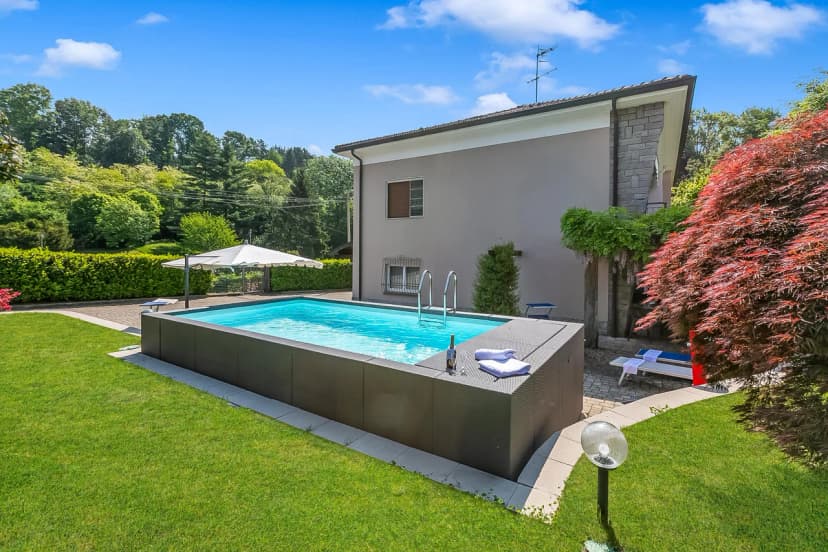 Villa Giulietta: Private Pool & Garden near Lake Maggiore (Sleeps 9)