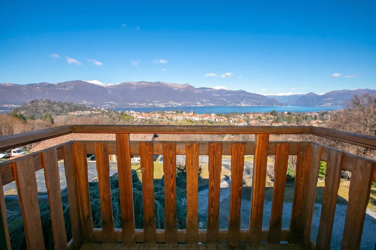 Lake View Villa with Private Pool in Italian Lakes photo 3