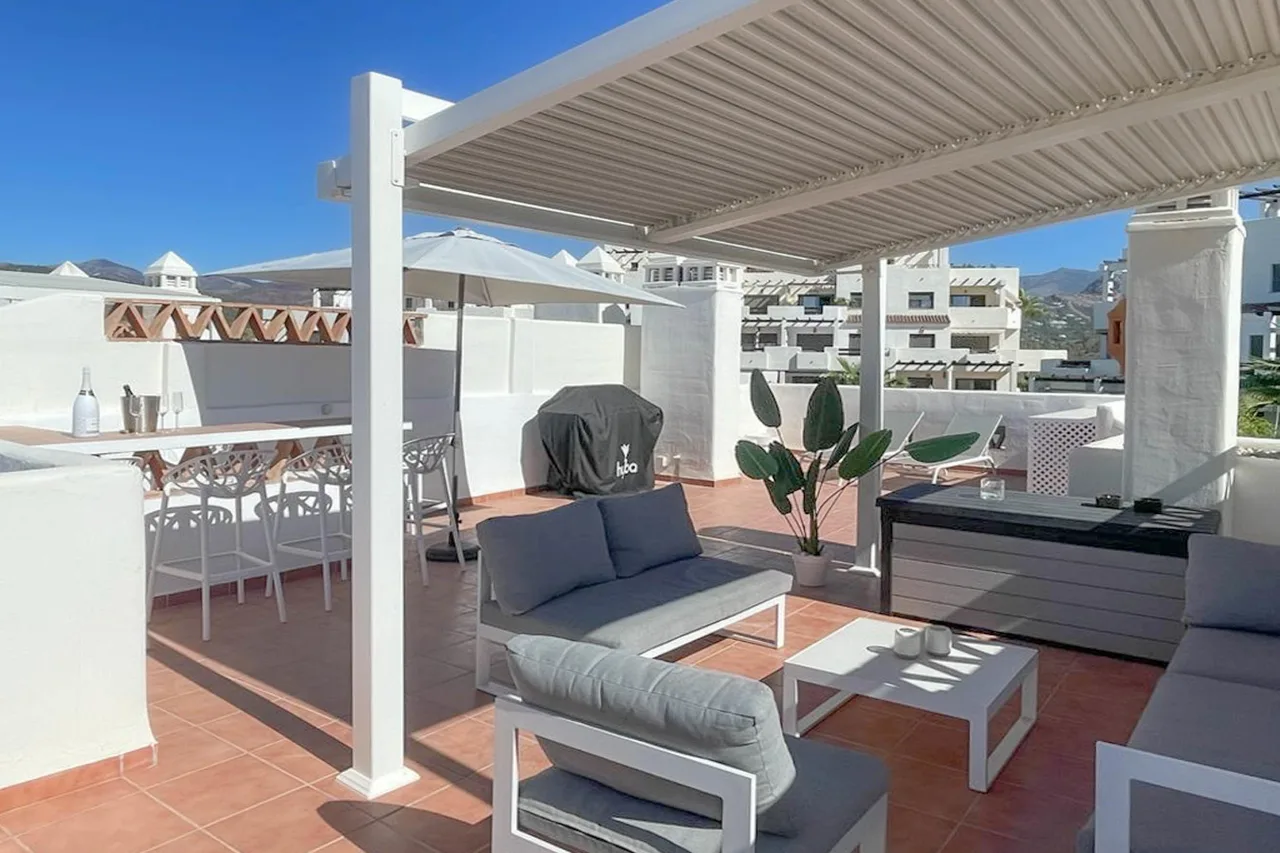 Family-Friendly Townhome in Estepona photo 2