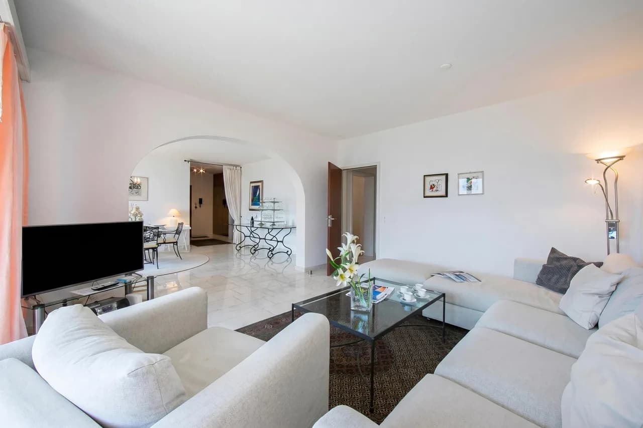 Terrace-Dining Apartment in Ticino photo 4