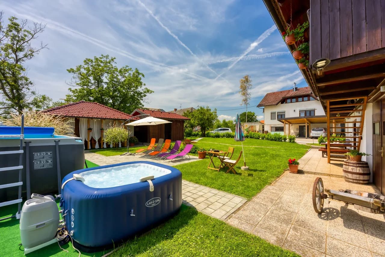 Luxury Poolside Vacation Home in Gradac photo 2