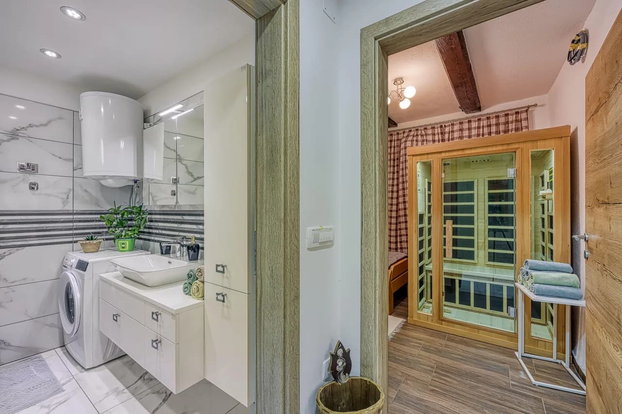 Luxury Poolside Vacation Home in Gradac photo 3