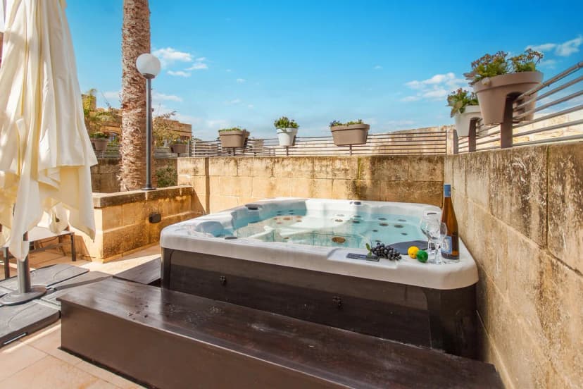 Harbour Views Gozitan Villa + Shared Pool