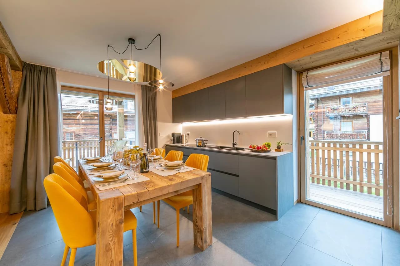 Modern Ski-In Ski-Out Apartment in Livigno photo 5