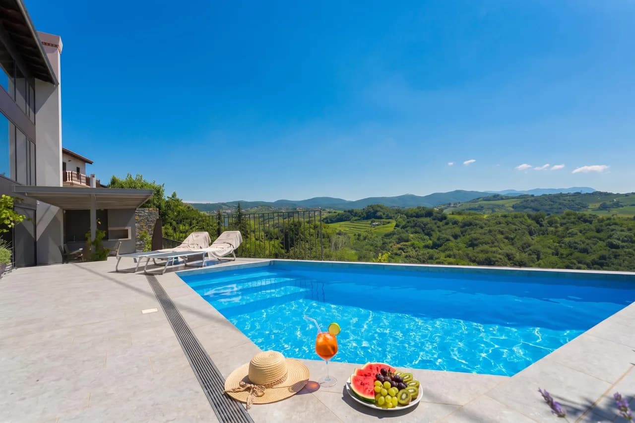 Relaxing Spa Villa in Dobrovo v Brdih