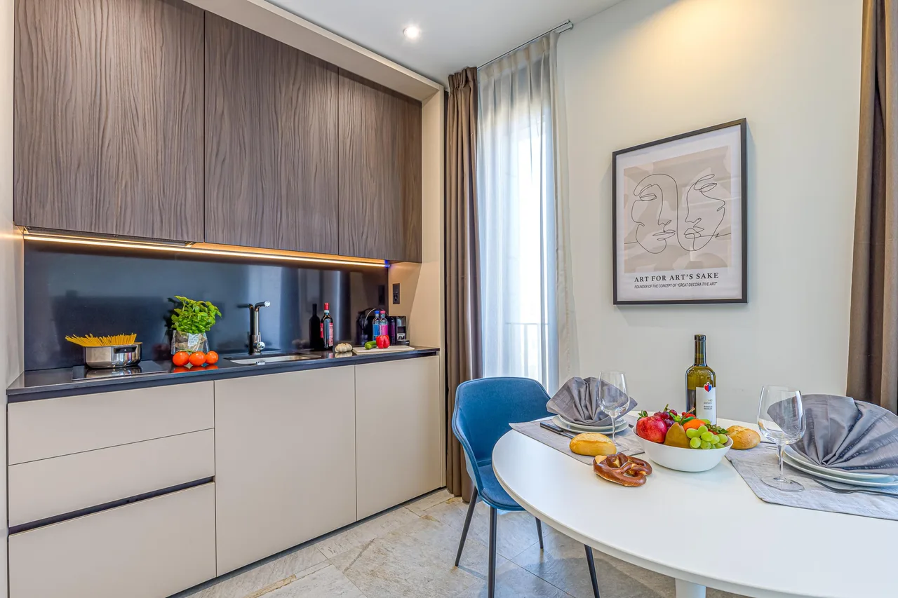 ICON H Lugano 406 Suite Business photo 3