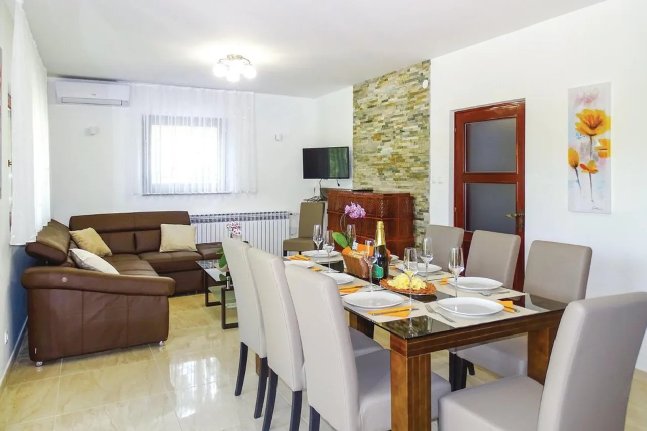 Lakeside Vacation Home in Metlika, Slovenia photo 4